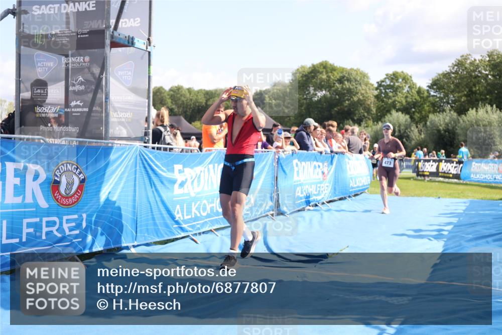 25.08.2024 - Elbe Triathlon Hamburg H.Heesch http://msf.ph/oto/6877807 25.08.2024 11:46:52 Ziel 473, 1452, 1605 meine-sportfotos.de