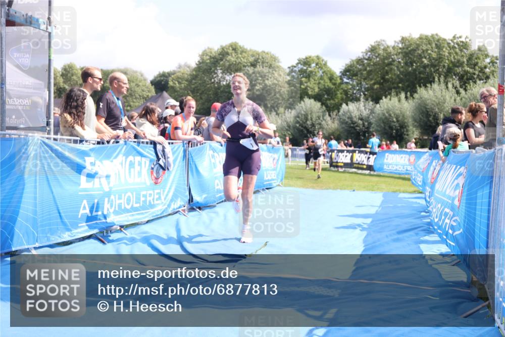 25.08.2024 - Elbe Triathlon Hamburg H.Heesch http://msf.ph/oto/6877813 25.08.2024 12:09:22 Ziel 490, 524, 1478, 1649, 1651, 1660 meine-sportfotos.de