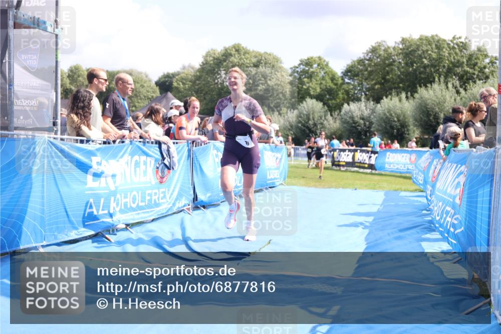 25.08.2024 - Elbe Triathlon Hamburg H.Heesch http://msf.ph/oto/6877816 25.08.2024 12:09:22 Ziel 490, 524, 1478, 1649, 1651, 1660 meine-sportfotos.de
