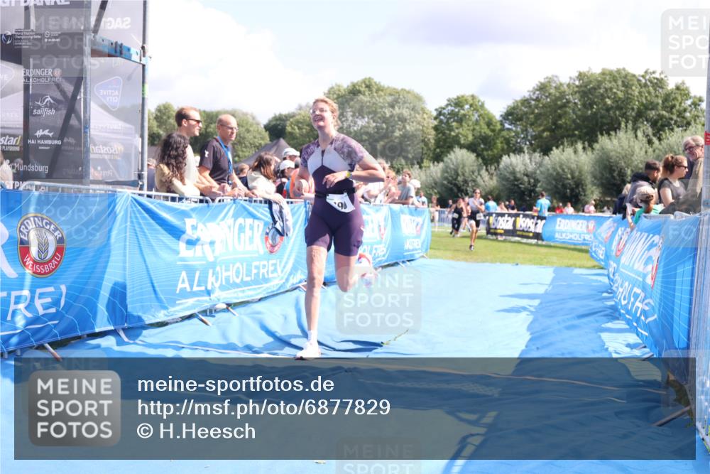 25.08.2024 - Elbe Triathlon Hamburg H.Heesch http://msf.ph/oto/6877829 25.08.2024 12:09:22 Ziel 490, 524, 1478, 1649, 1651, 1660 meine-sportfotos.de