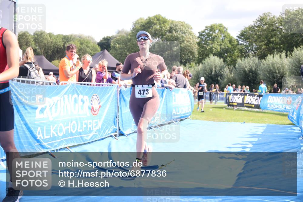 25.08.2024 - Elbe Triathlon Hamburg H.Heesch http://msf.ph/oto/6877836 25.08.2024 11:46:53 Ziel 473, 1452, 1605 meine-sportfotos.de