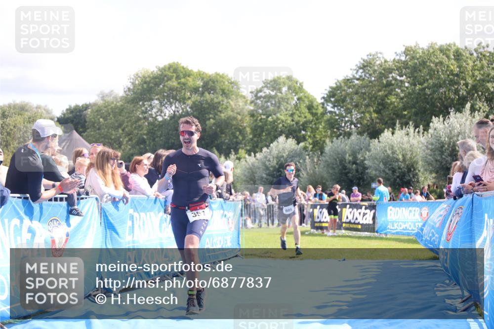 25.08.2024 - Elbe Triathlon Hamburg H.Heesch http://msf.ph/oto/6877837 25.08.2024 11:20:36 Ziel 213, 351, 605 meine-sportfotos.de