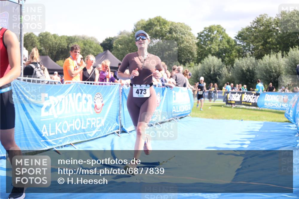 25.08.2024 - Elbe Triathlon Hamburg H.Heesch http://msf.ph/oto/6877839 25.08.2024 11:46:54 Ziel 473, 488, 1452, 1605 meine-sportfotos.de