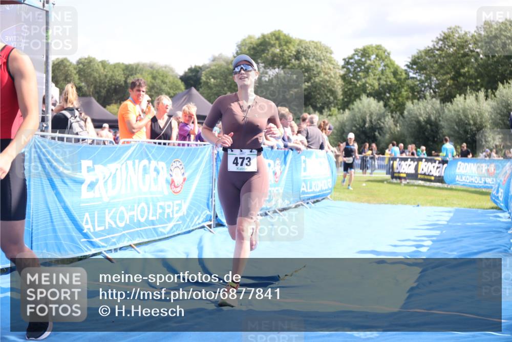 25.08.2024 - Elbe Triathlon Hamburg H.Heesch http://msf.ph/oto/6877841 25.08.2024 11:46:54 Ziel 473, 488, 1452, 1605 meine-sportfotos.de