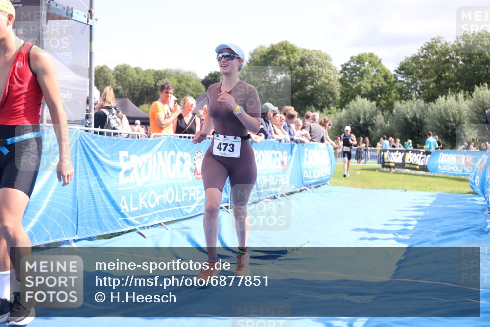 25.08.2024 - Elbe Triathlon Hamburg H.Heesch http://msf.ph/oto/6877851 25.08.2024 11:46:54 Ziel 473, 488, 1452, 1605 meine-sportfotos.de