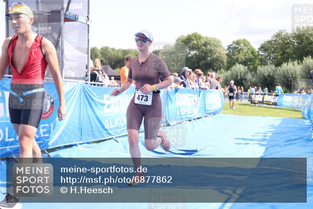 25.08.2024 - Elbe Triathlon Hamburg H.Heesch http://msf.ph/oto/6877862 25.08.2024 11:46:54 Ziel 473, 488, 1452, 1605 meine-sportfotos.de
