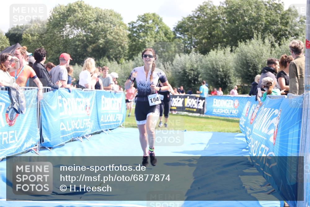 25.08.2024 - Elbe Triathlon Hamburg H.Heesch http://msf.ph/oto/6877874 25.08.2024 12:09:26 Ziel 490, 524, 1478, 1649, 1651, 1660 meine-sportfotos.de