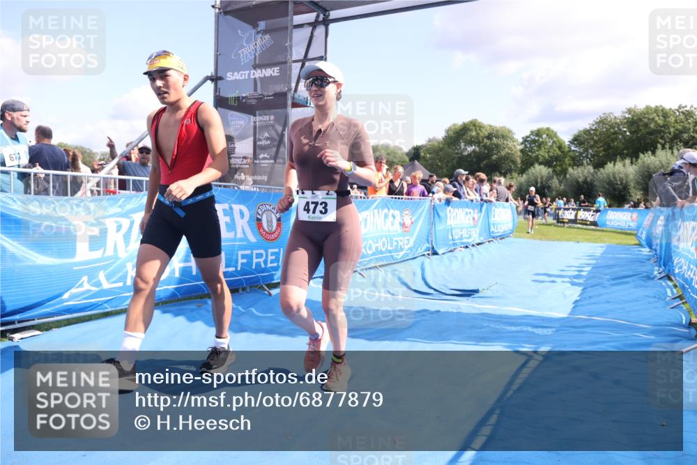 25.08.2024 - Elbe Triathlon Hamburg H.Heesch http://msf.ph/oto/6877879 25.08.2024 11:46:55 Ziel 473, 488, 1452, 1605 meine-sportfotos.de
