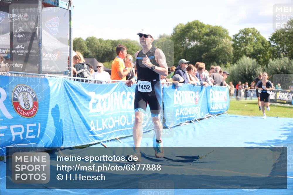 25.08.2024 - Elbe Triathlon Hamburg H.Heesch http://msf.ph/oto/6877888 25.08.2024 11:47:00 Ziel 415, 473, 488, 1452 meine-sportfotos.de