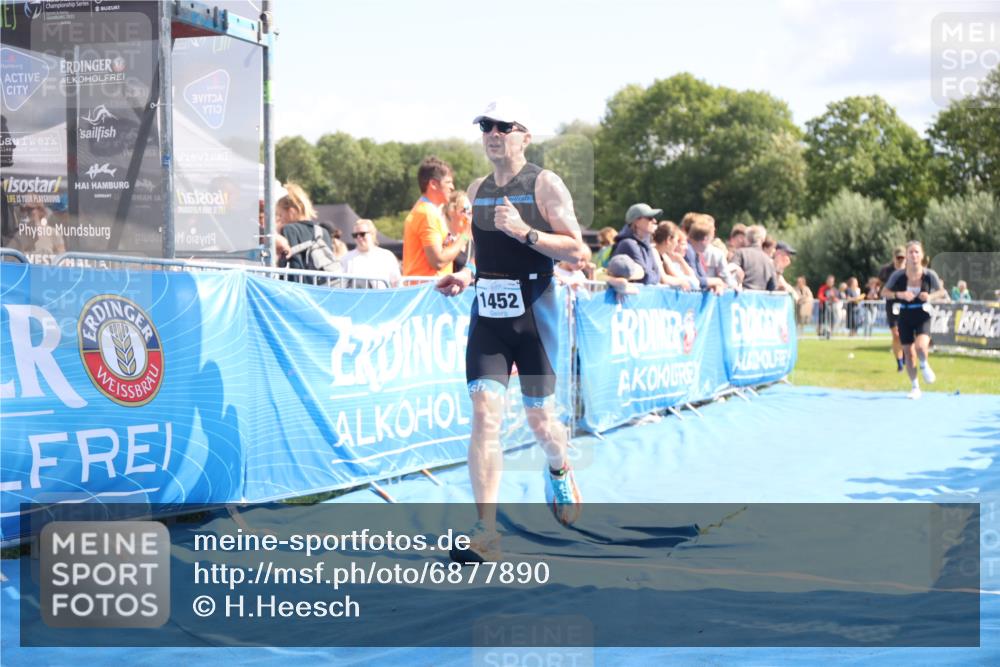 25.08.2024 - Elbe Triathlon Hamburg H.Heesch http://msf.ph/oto/6877890 25.08.2024 11:47:00 Ziel 415, 473, 488, 1452 meine-sportfotos.de