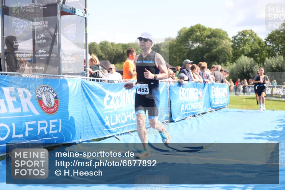 25.08.2024 - Elbe Triathlon Hamburg H.Heesch http://msf.ph/oto/6877892 25.08.2024 11:47:00 Ziel 415, 473, 488, 1452 meine-sportfotos.de