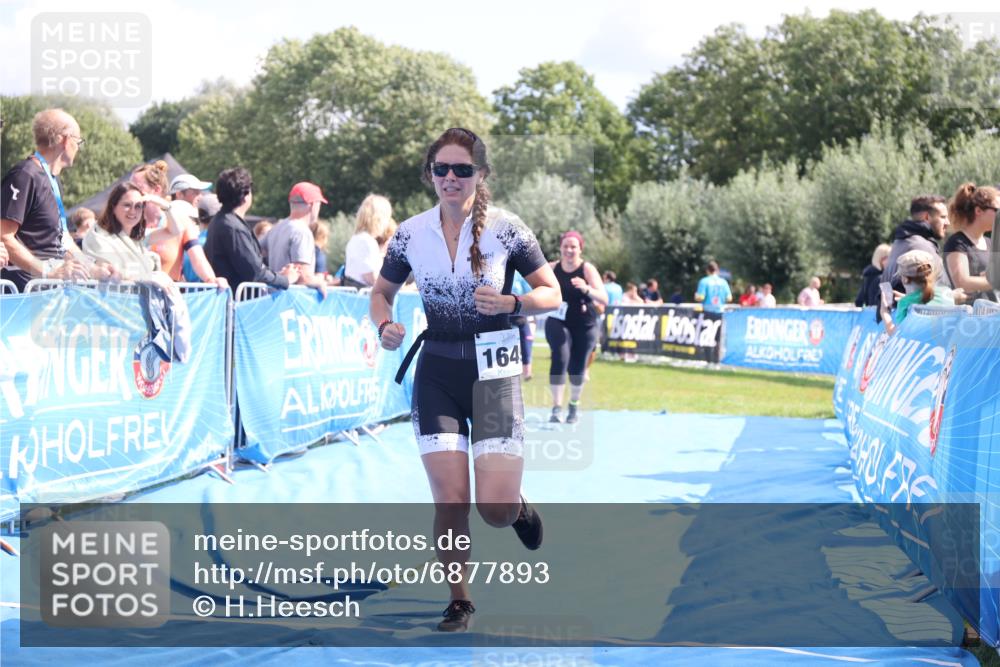 25.08.2024 - Elbe Triathlon Hamburg H.Heesch http://msf.ph/oto/6877893 25.08.2024 12:09:26 Ziel 490, 524, 1478, 1649, 1651, 1660 meine-sportfotos.de