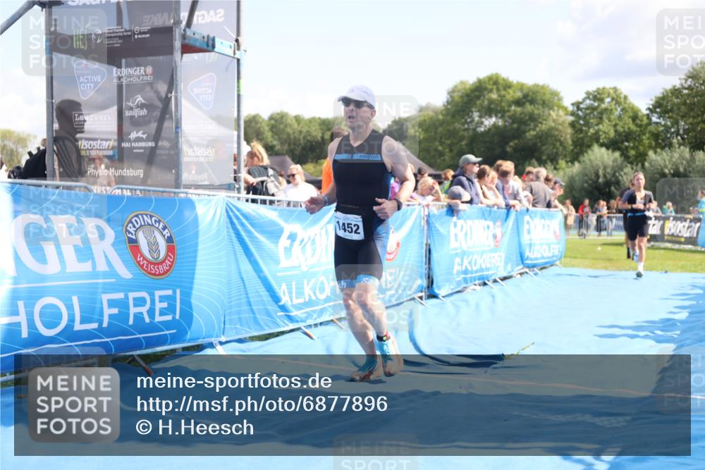 25.08.2024 - Elbe Triathlon Hamburg H.Heesch http://msf.ph/oto/6877896 25.08.2024 11:47:00 Ziel 415, 473, 488, 1452 meine-sportfotos.de