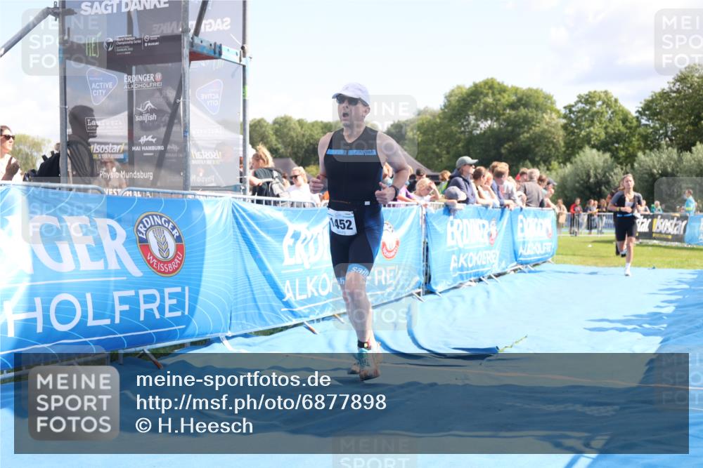 25.08.2024 - Elbe Triathlon Hamburg H.Heesch http://msf.ph/oto/6877898 25.08.2024 11:47:00 Ziel 415, 473, 488, 1452 meine-sportfotos.de