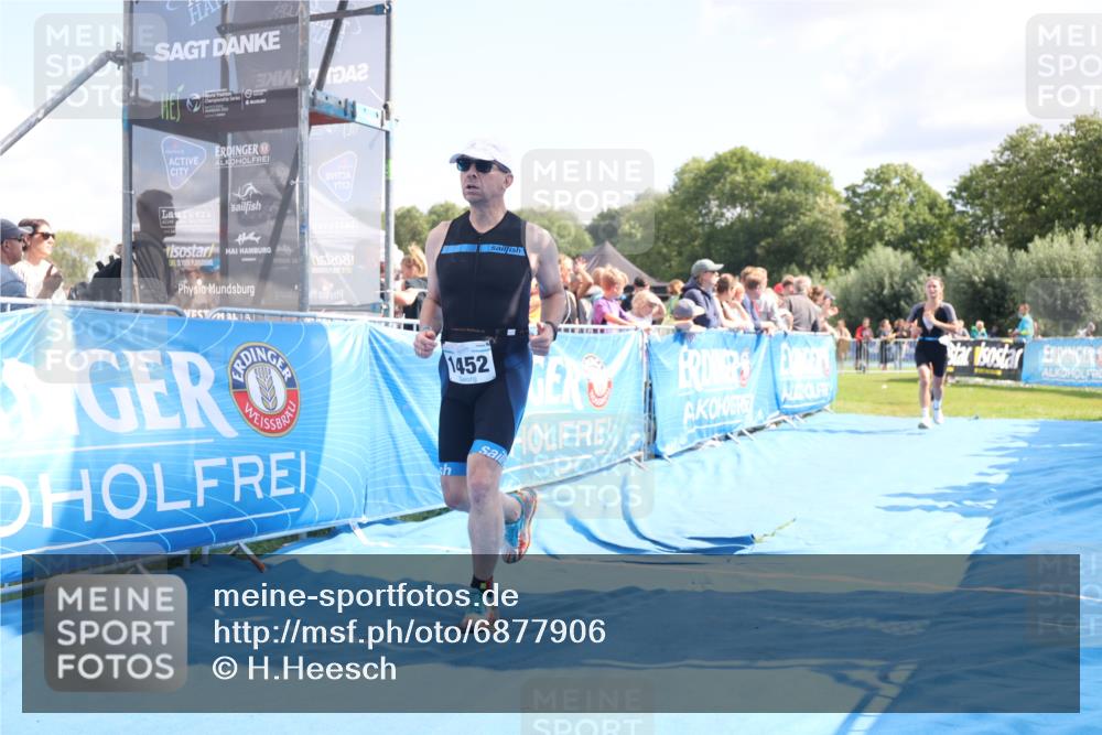 25.08.2024 - Elbe Triathlon Hamburg H.Heesch http://msf.ph/oto/6877906 25.08.2024 11:47:00 Ziel 415, 473, 488, 1452 meine-sportfotos.de