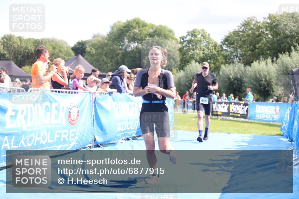 25.08.2024 - Elbe Triathlon Hamburg H.Heesch http://msf.ph/oto/6877915 25.08.2024 11:47:02 Ziel 415, 488, 1452 meine-sportfotos.de