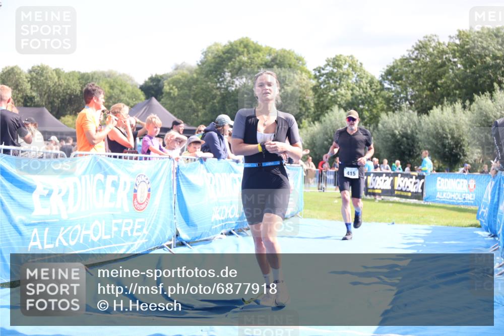 25.08.2024 - Elbe Triathlon Hamburg H.Heesch http://msf.ph/oto/6877918 25.08.2024 11:47:02 Ziel 415, 488, 1452 meine-sportfotos.de