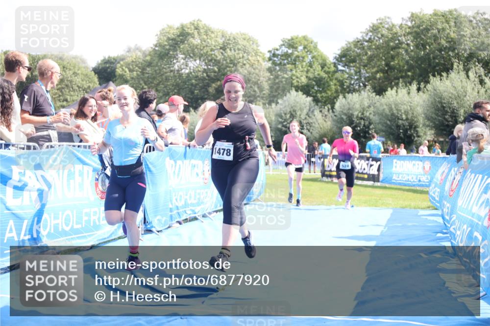 25.08.2024 - Elbe Triathlon Hamburg H.Heesch http://msf.ph/oto/6877920 25.08.2024 12:09:28 Ziel 490, 524, 1478, 1649, 1651, 1660 meine-sportfotos.de