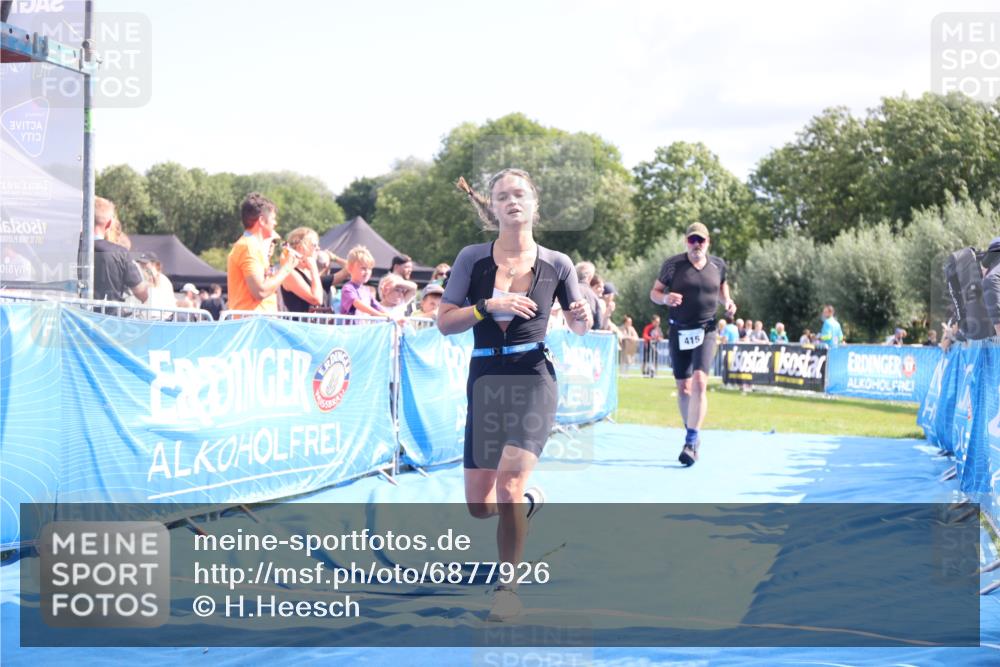 25.08.2024 - Elbe Triathlon Hamburg H.Heesch http://msf.ph/oto/6877926 25.08.2024 11:47:03 Ziel 415, 488, 1452 meine-sportfotos.de