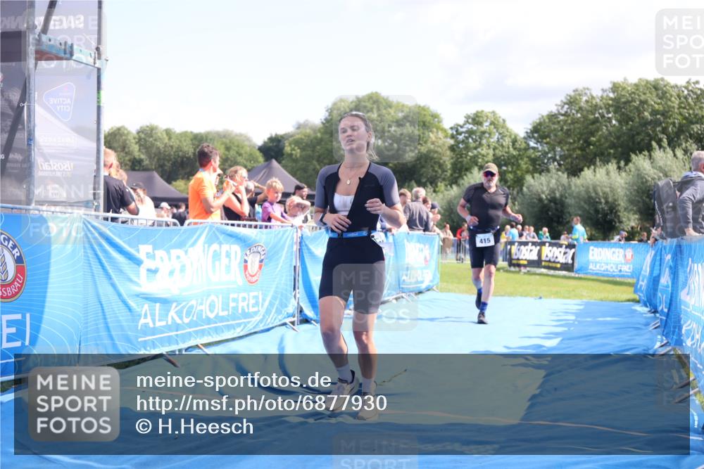 25.08.2024 - Elbe Triathlon Hamburg H.Heesch http://msf.ph/oto/6877930 25.08.2024 11:47:03 Ziel 415, 488, 1452 meine-sportfotos.de