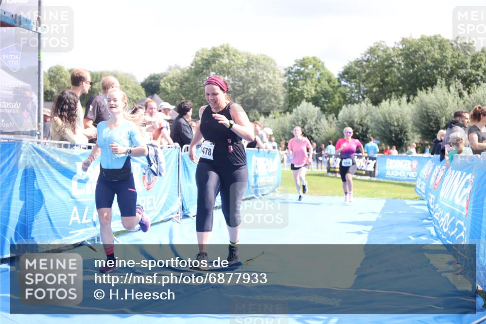 25.08.2024 - Elbe Triathlon Hamburg H.Heesch http://msf.ph/oto/6877933 25.08.2024 12:09:28 Ziel 490, 524, 1478, 1649, 1651, 1660 meine-sportfotos.de