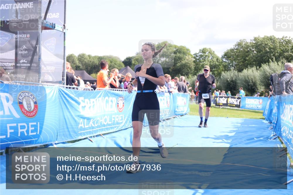 25.08.2024 - Elbe Triathlon Hamburg H.Heesch http://msf.ph/oto/6877936 25.08.2024 11:47:03 Ziel 415, 488, 1452 meine-sportfotos.de