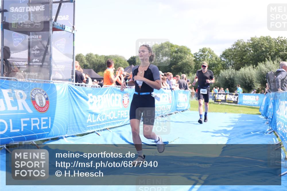 25.08.2024 - Elbe Triathlon Hamburg H.Heesch http://msf.ph/oto/6877940 25.08.2024 11:47:03 Ziel 415, 488, 1452 meine-sportfotos.de