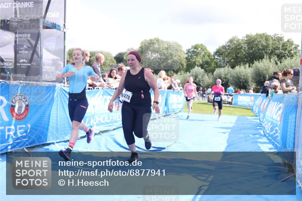 25.08.2024 - Elbe Triathlon Hamburg H.Heesch http://msf.ph/oto/6877941 25.08.2024 12:09:29 Ziel 490, 524, 1478, 1649, 1651, 1660 meine-sportfotos.de