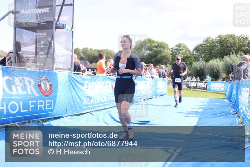 25.08.2024 - Elbe Triathlon Hamburg H.Heesch http://msf.ph/oto/6877944 25.08.2024 11:47:03 Ziel 415, 488, 1452 meine-sportfotos.de