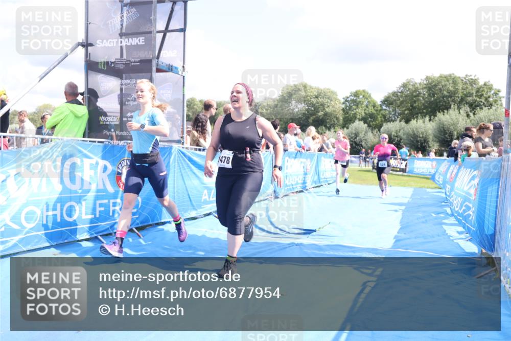 25.08.2024 - Elbe Triathlon Hamburg H.Heesch http://msf.ph/oto/6877954 25.08.2024 12:09:29 Ziel 490, 524, 1478, 1649, 1651, 1660 meine-sportfotos.de