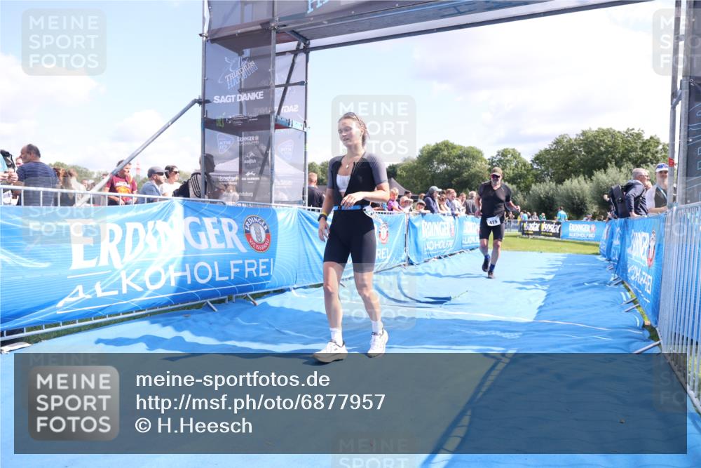 25.08.2024 - Elbe Triathlon Hamburg H.Heesch http://msf.ph/oto/6877957 25.08.2024 11:47:04 Ziel 415, 488, 1452 meine-sportfotos.de