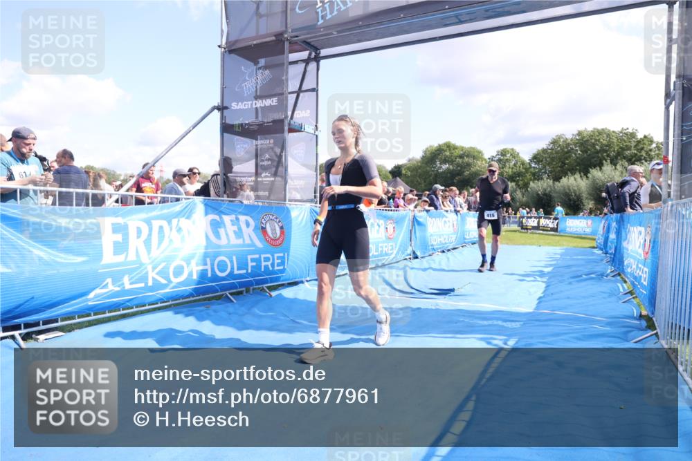 25.08.2024 - Elbe Triathlon Hamburg H.Heesch http://msf.ph/oto/6877961 25.08.2024 11:47:04 Ziel 415, 488, 1452 meine-sportfotos.de