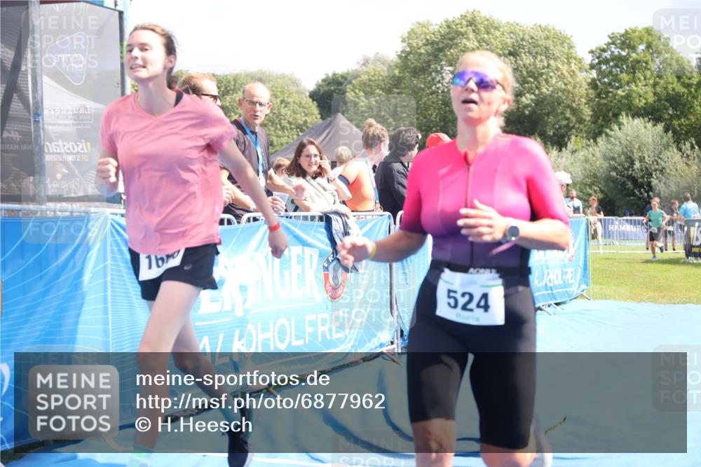 25.08.2024 - Elbe Triathlon Hamburg H.Heesch http://msf.ph/oto/6877962 25.08.2024 12:09:31 Ziel 524, 1478, 1649, 1651, 1660, 1691 meine-sportfotos.de