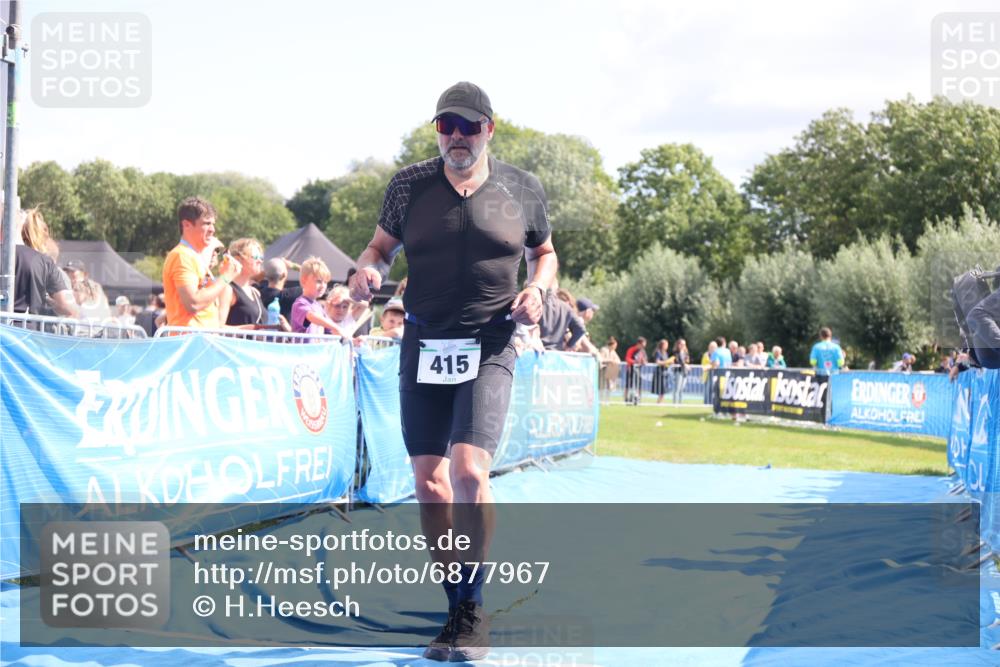 25.08.2024 - Elbe Triathlon Hamburg H.Heesch http://msf.ph/oto/6877967 25.08.2024 11:47:05 Ziel 415, 488, 1452 meine-sportfotos.de