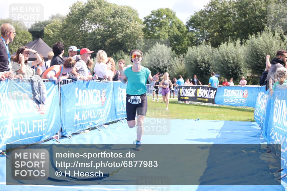 25.08.2024 - Elbe Triathlon Hamburg H.Heesch http://msf.ph/oto/6877983 25.08.2024 12:09:37 Ziel 524, 1653, 1660, 1691 meine-sportfotos.de