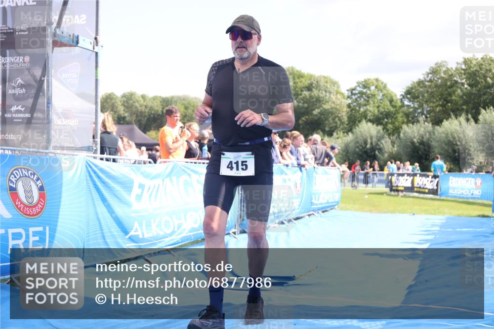 25.08.2024 - Elbe Triathlon Hamburg H.Heesch http://msf.ph/oto/6877986 25.08.2024 11:47:05 Ziel 415, 488, 1452 meine-sportfotos.de
