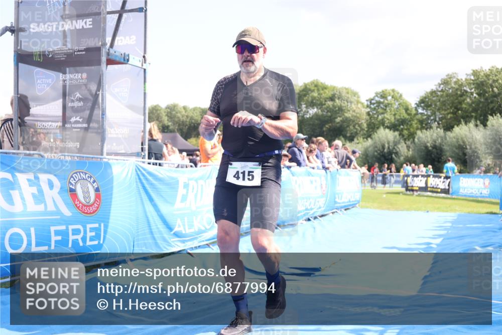 25.08.2024 - Elbe Triathlon Hamburg H.Heesch http://msf.ph/oto/6877994 25.08.2024 11:47:06 Ziel 415, 488, 1452 meine-sportfotos.de