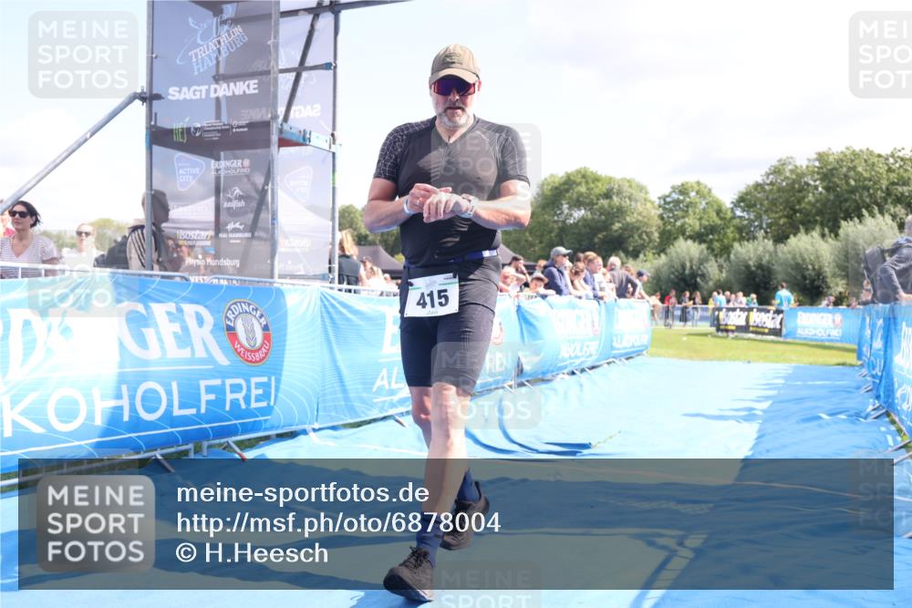 25.08.2024 - Elbe Triathlon Hamburg H.Heesch http://msf.ph/oto/6878004 25.08.2024 11:47:06 Ziel 415, 488, 1452 meine-sportfotos.de