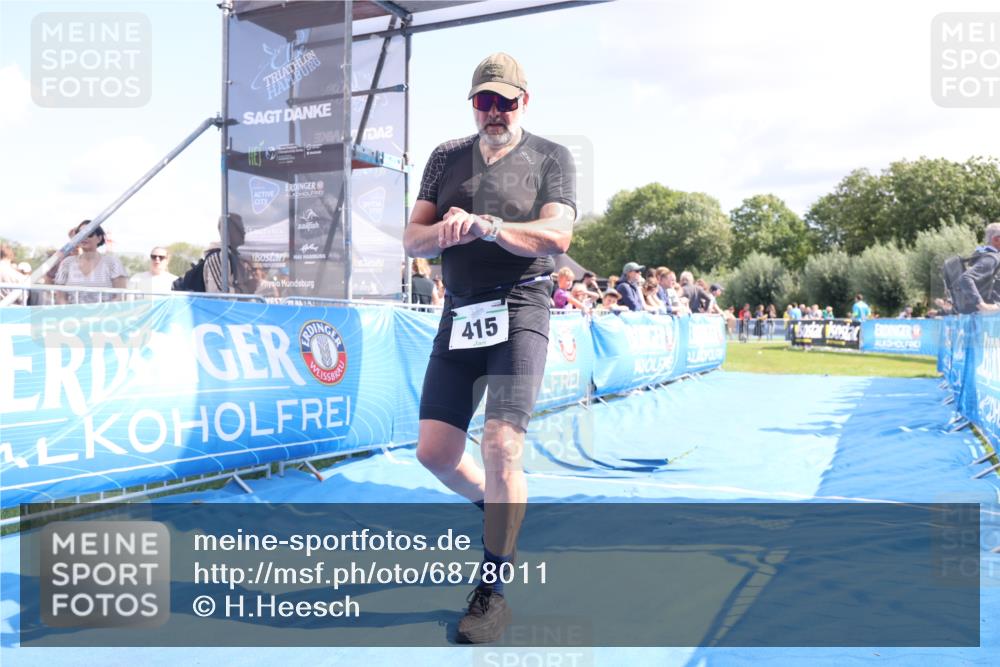 25.08.2024 - Elbe Triathlon Hamburg H.Heesch http://msf.ph/oto/6878011 25.08.2024 11:47:06 Ziel 415, 488, 1452 meine-sportfotos.de