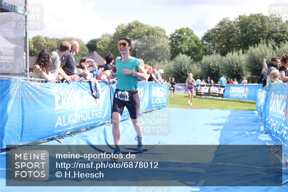 25.08.2024 - Elbe Triathlon Hamburg H.Heesch http://msf.ph/oto/6878012 25.08.2024 12:09:38 Ziel 518, 1653, 1691 meine-sportfotos.de