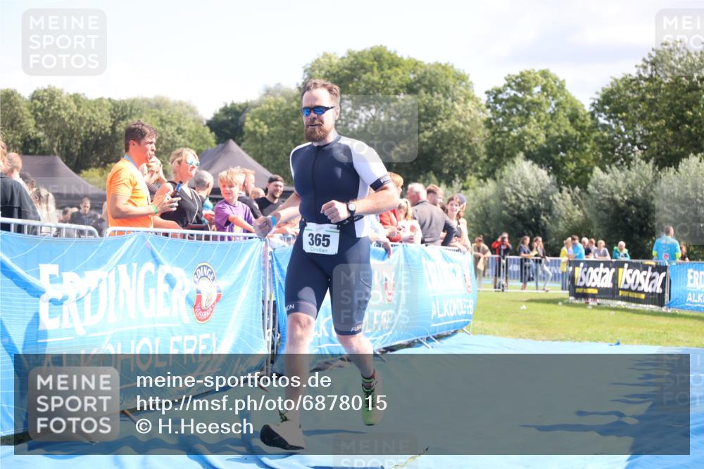 25.08.2024 - Elbe Triathlon Hamburg H.Heesch http://msf.ph/oto/6878015 25.08.2024 11:47:20 Ziel 365 meine-sportfotos.de