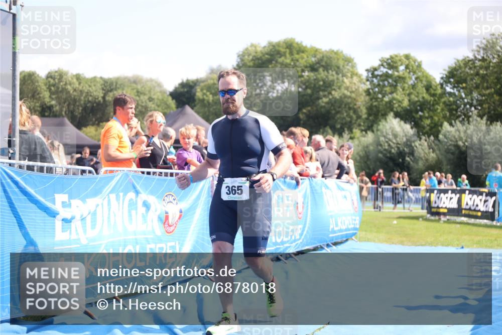 25.08.2024 - Elbe Triathlon Hamburg H.Heesch http://msf.ph/oto/6878018 25.08.2024 11:47:20 Ziel 365 meine-sportfotos.de