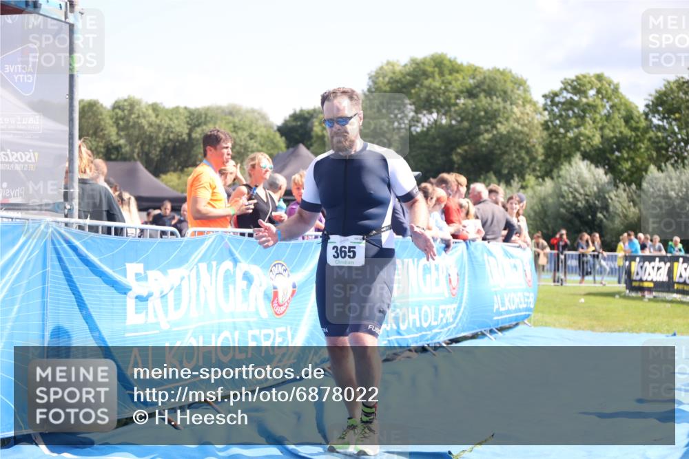 25.08.2024 - Elbe Triathlon Hamburg H.Heesch http://msf.ph/oto/6878022 25.08.2024 11:47:20 Ziel 365 meine-sportfotos.de