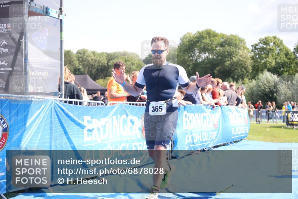 25.08.2024 - Elbe Triathlon Hamburg H.Heesch http://msf.ph/oto/6878028 25.08.2024 11:47:20 Ziel 365 meine-sportfotos.de