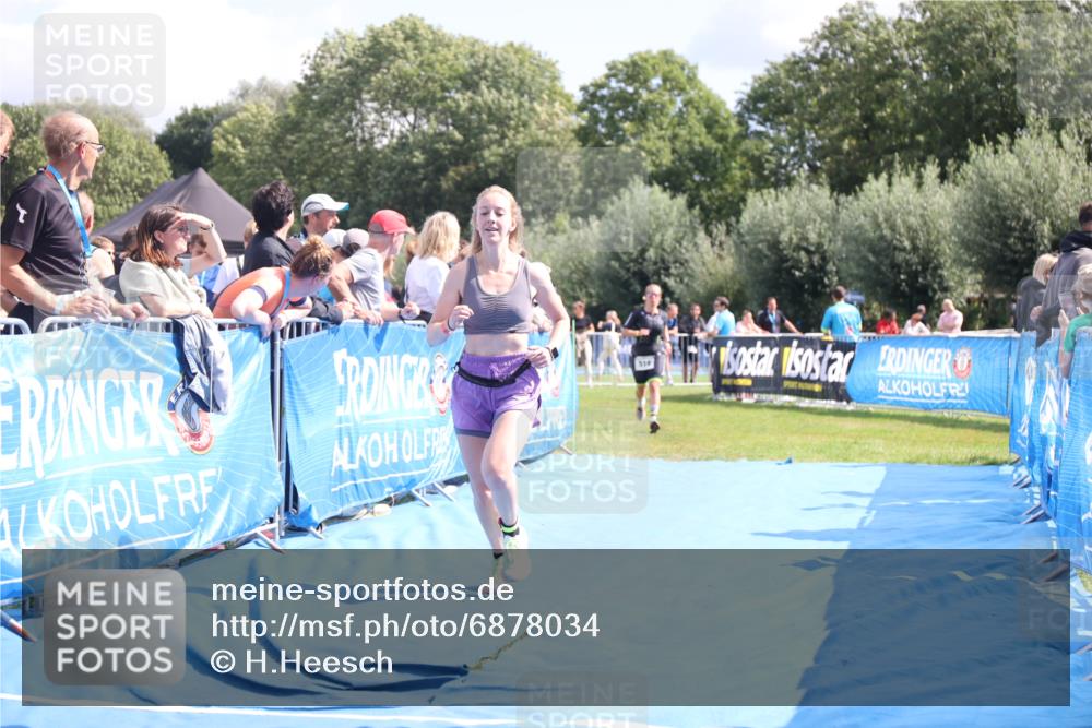 25.08.2024 - Elbe Triathlon Hamburg H.Heesch http://msf.ph/oto/6878034 25.08.2024 12:09:41 Ziel 518, 1653, 1691 meine-sportfotos.de
