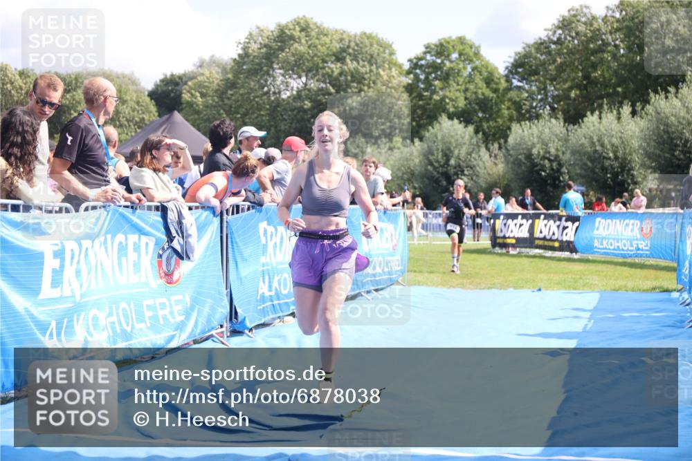 25.08.2024 - Elbe Triathlon Hamburg H.Heesch http://msf.ph/oto/6878038 25.08.2024 12:09:42 Ziel 518, 1653, 1691 meine-sportfotos.de