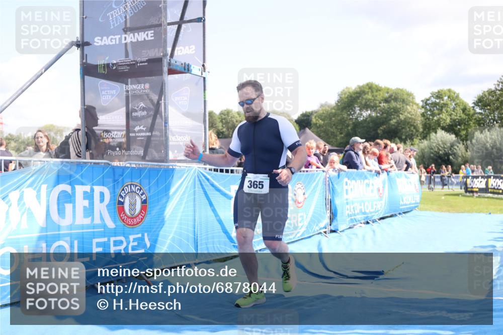 25.08.2024 - Elbe Triathlon Hamburg H.Heesch http://msf.ph/oto/6878044 25.08.2024 11:47:21 Ziel 365 meine-sportfotos.de