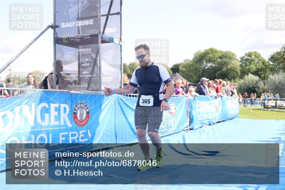 25.08.2024 - Elbe Triathlon Hamburg H.Heesch http://msf.ph/oto/6878046 25.08.2024 11:47:21 Ziel 365 meine-sportfotos.de