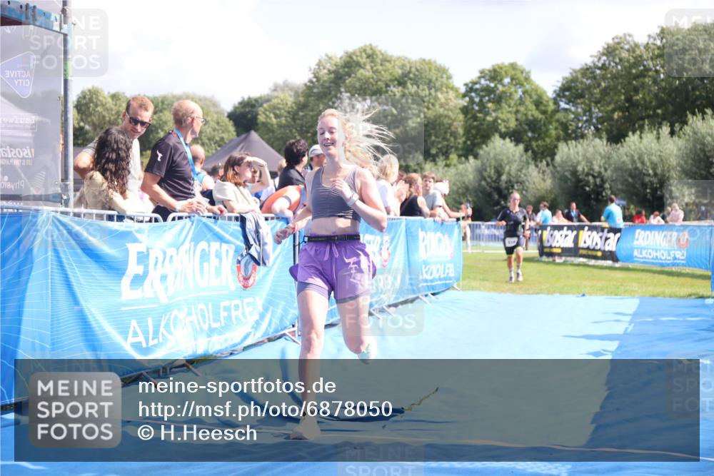 25.08.2024 - Elbe Triathlon Hamburg H.Heesch http://msf.ph/oto/6878050 25.08.2024 12:09:42 Ziel 518, 1653, 1691 meine-sportfotos.de