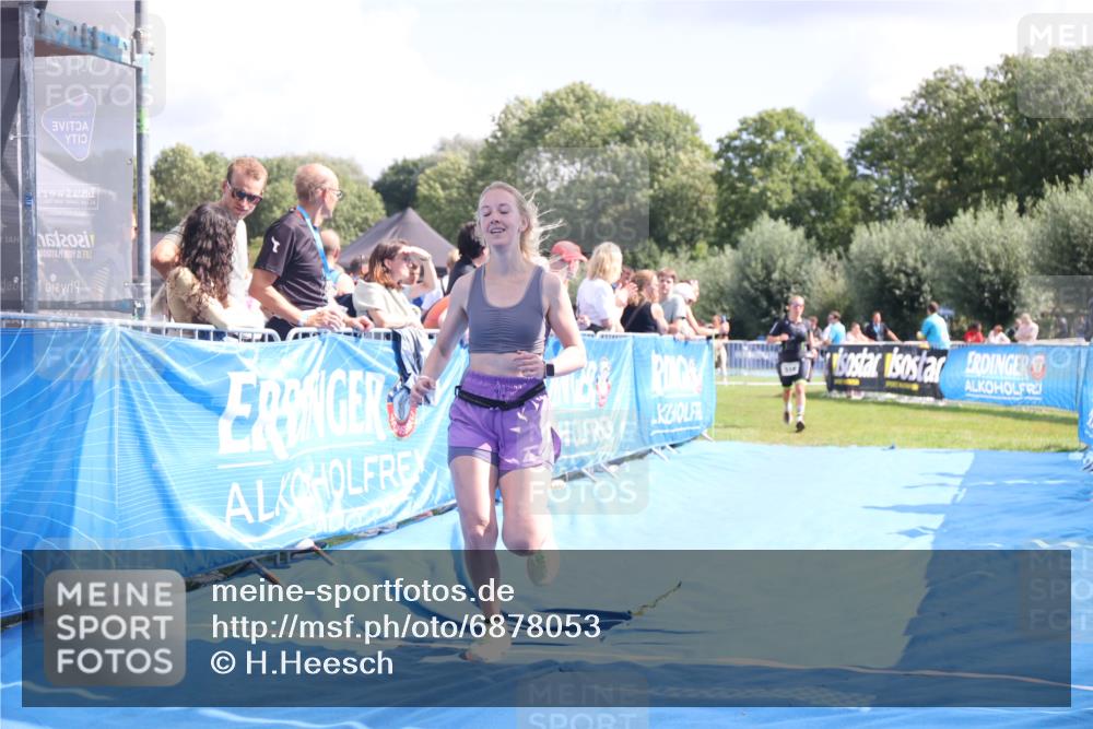 25.08.2024 - Elbe Triathlon Hamburg H.Heesch http://msf.ph/oto/6878053 25.08.2024 12:09:42 Ziel 518, 1653, 1691 meine-sportfotos.de